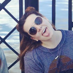 Meet your Posher, Carley